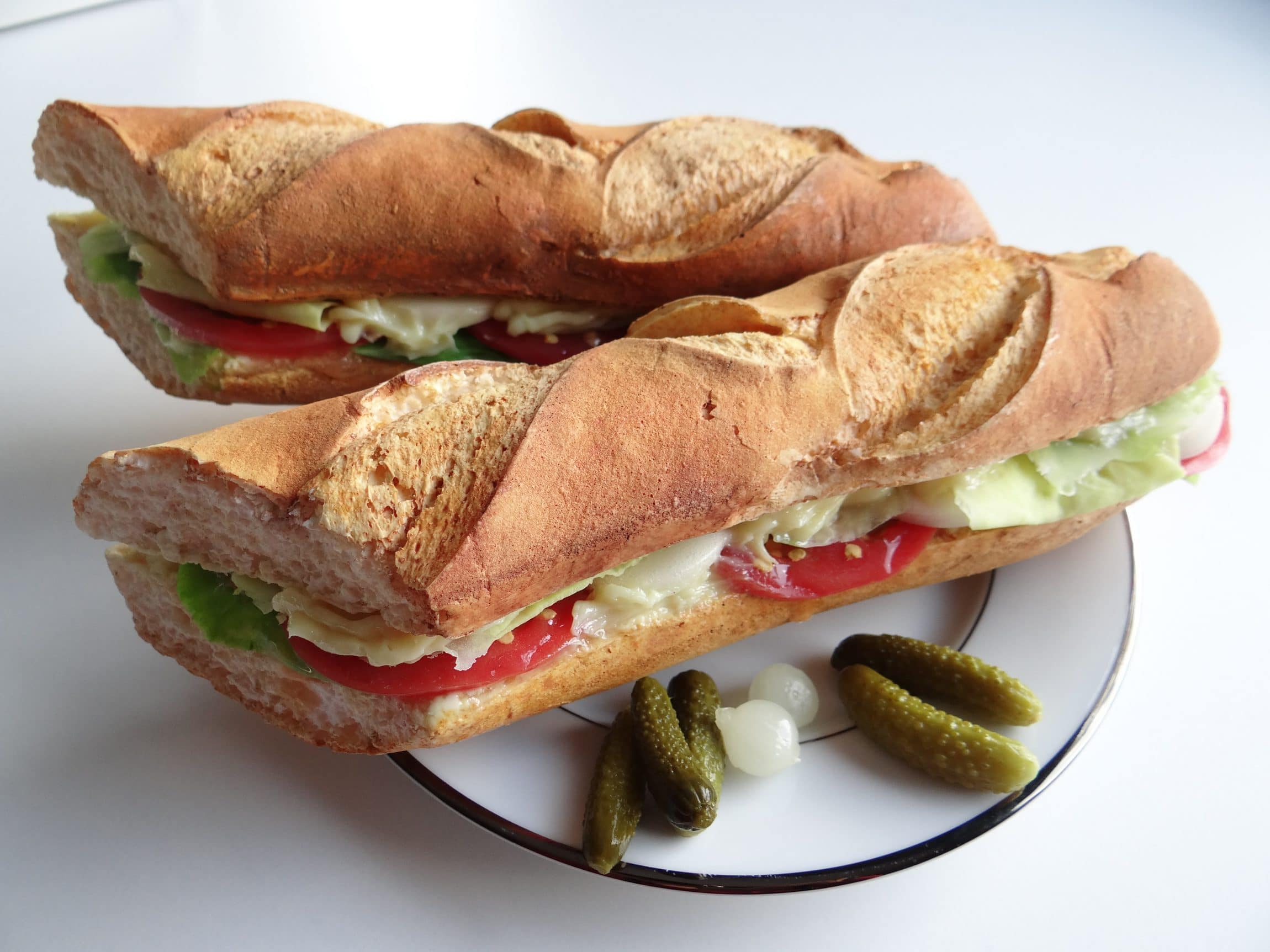 faux-sandwichs-pain-baguette-factices