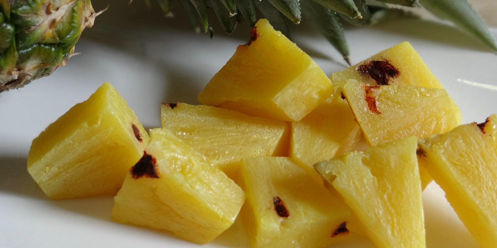 morceaux d'ananas factice