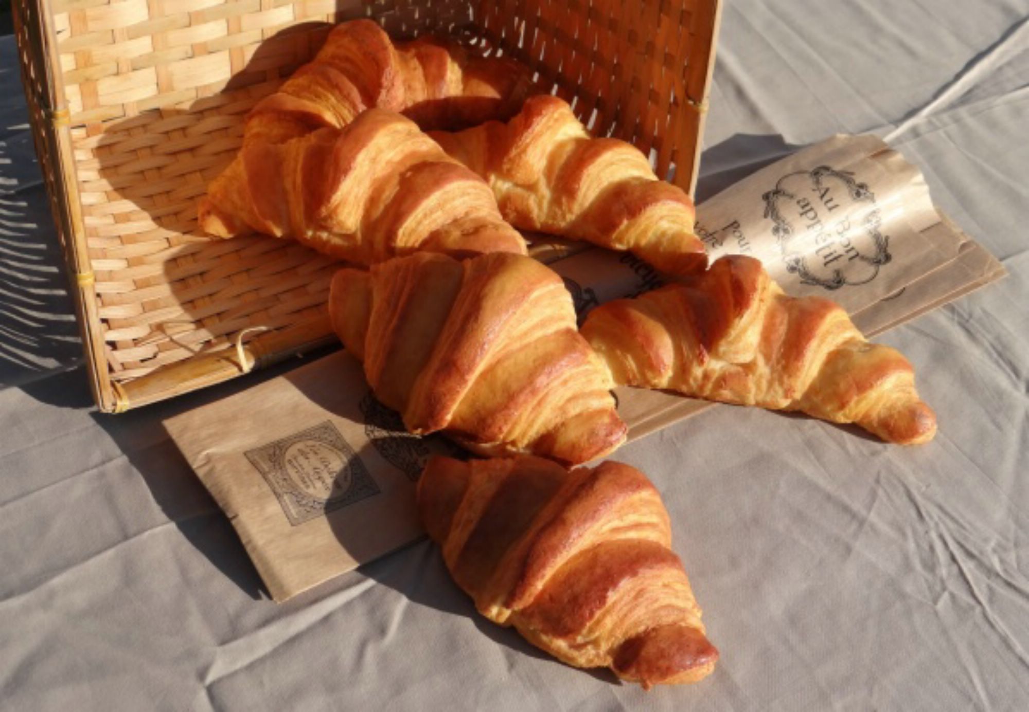 faux croissants en résine factices pour décor Atelier Cobalt Fx