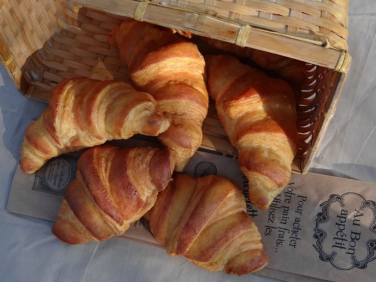 croissants factices alimentaires