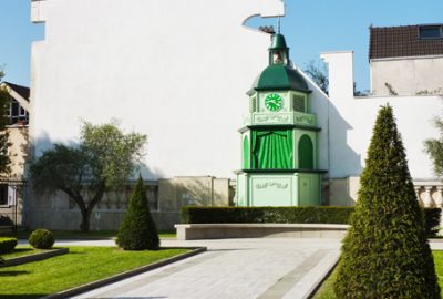 création d'un kiosque castelet décor comme une colonne Morris