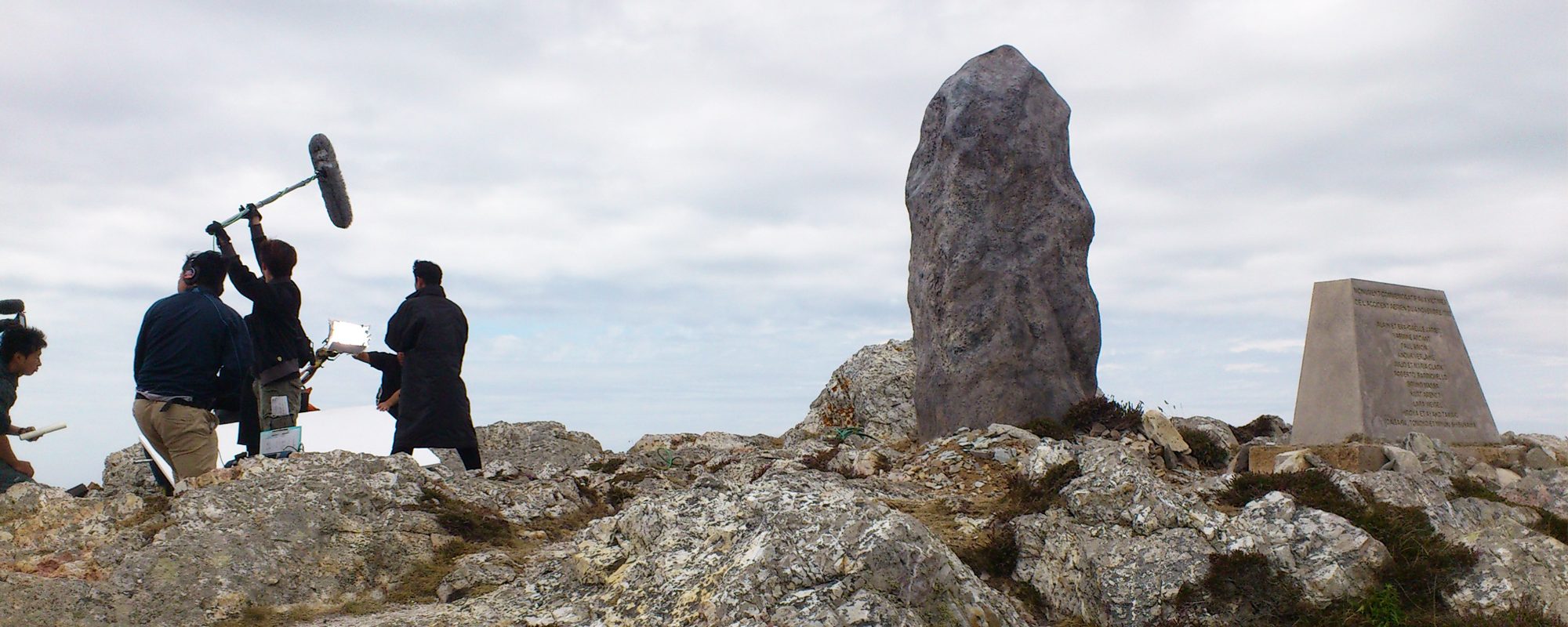 sculpture de menhir réalisé en polystyrène et résine