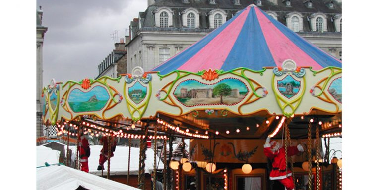 re-création d'un lambrequin de carrousel ancien manège traditionnel par sculpture des motifs