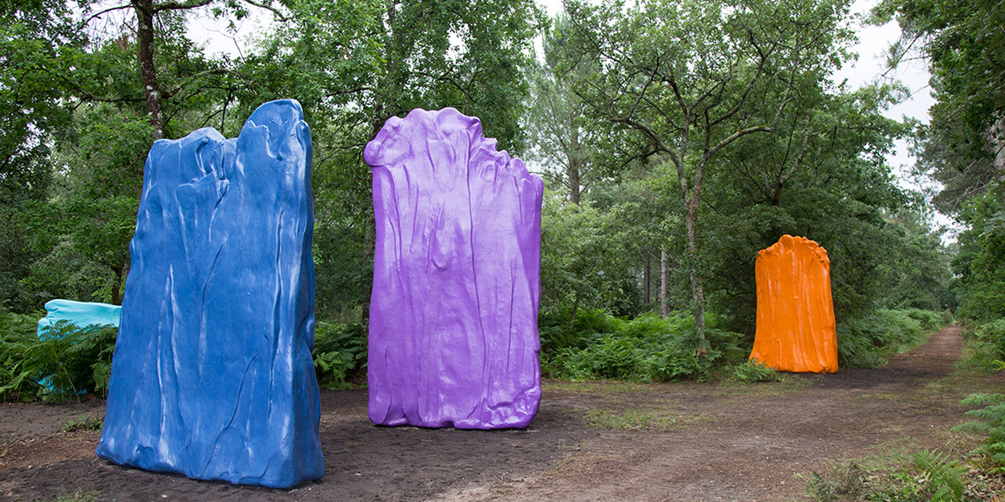 Livraison Installation de l’oeuvre sculpturale « couleurs » de Philippe Fangeaux à Le Barp